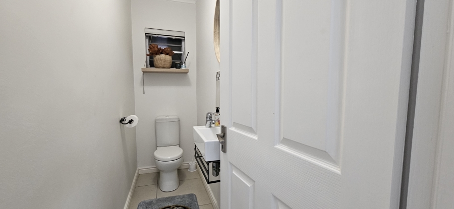 3 Bedroom Property for Sale in Stilbaai Wes Western Cape